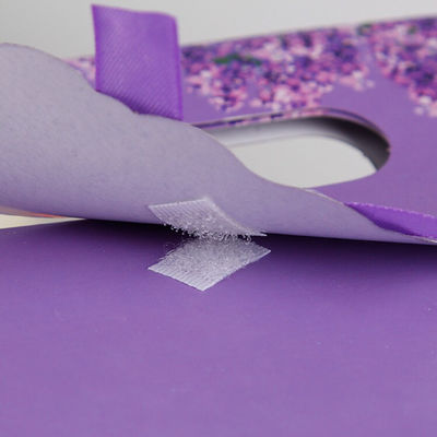 Velcro kapalı özel basılı kağıt hediye poşetleri